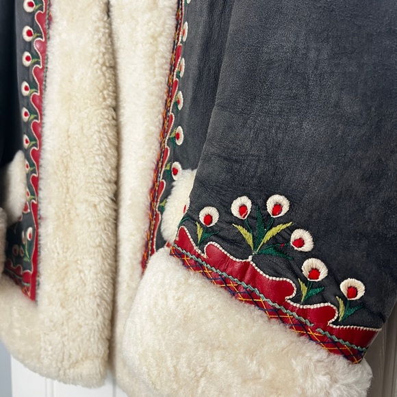 Vintage 70s Polish Sheepskin Embroidered Fur Coat - Picture 7 of 9